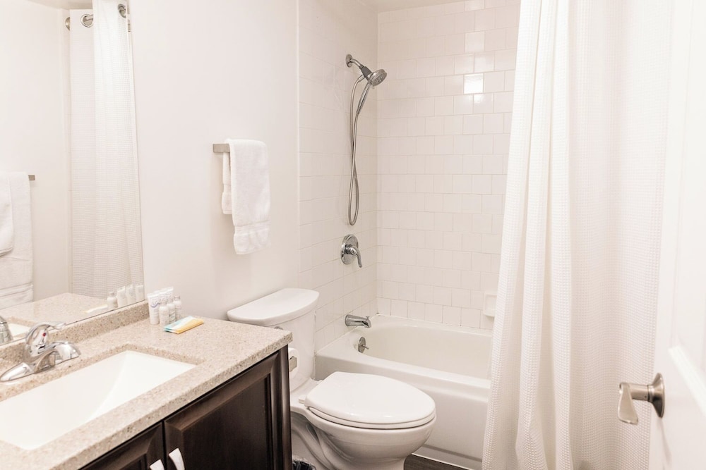 Alaska Frontier Inn - photo 17