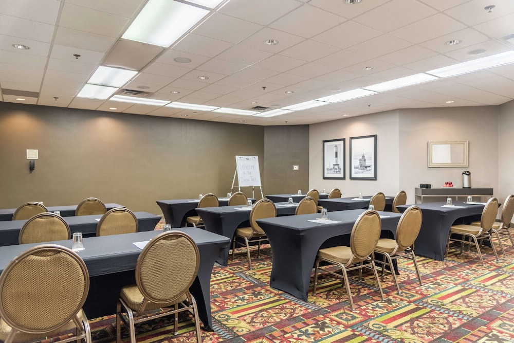 DoubleTree by Hilton Holland - photo 54