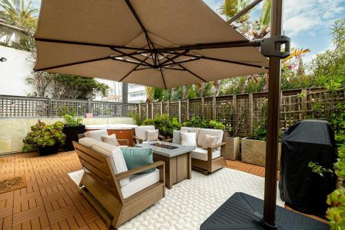 Redecorated Seaside Dream Jacuzzi Patio — 4-Star Luxury Hotel in San Diego, United States