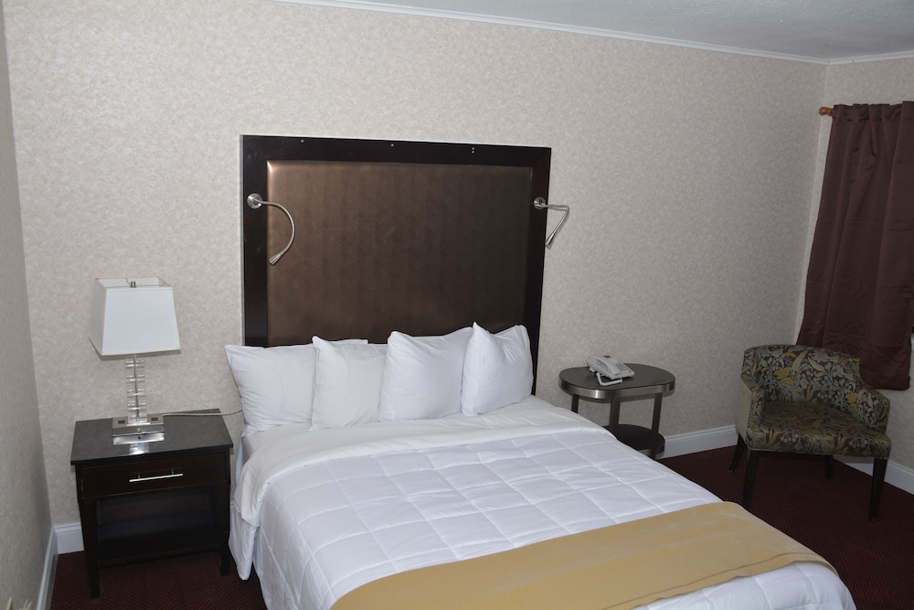 Atlantic Inn & Suites - photo 11