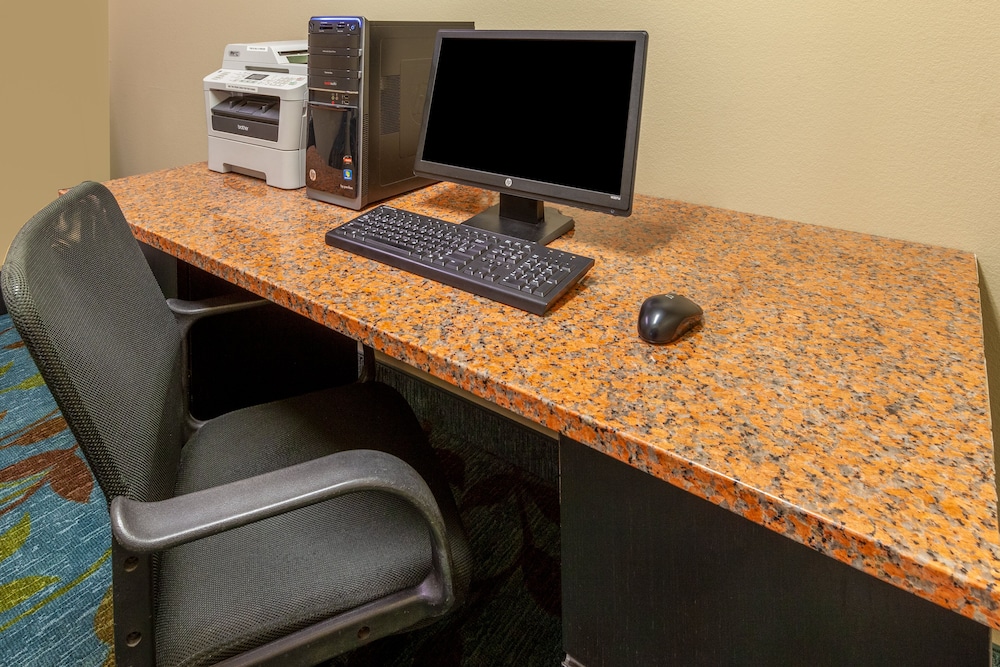 Candlewood Suites Kalamazoo Se by IHG - photo 24