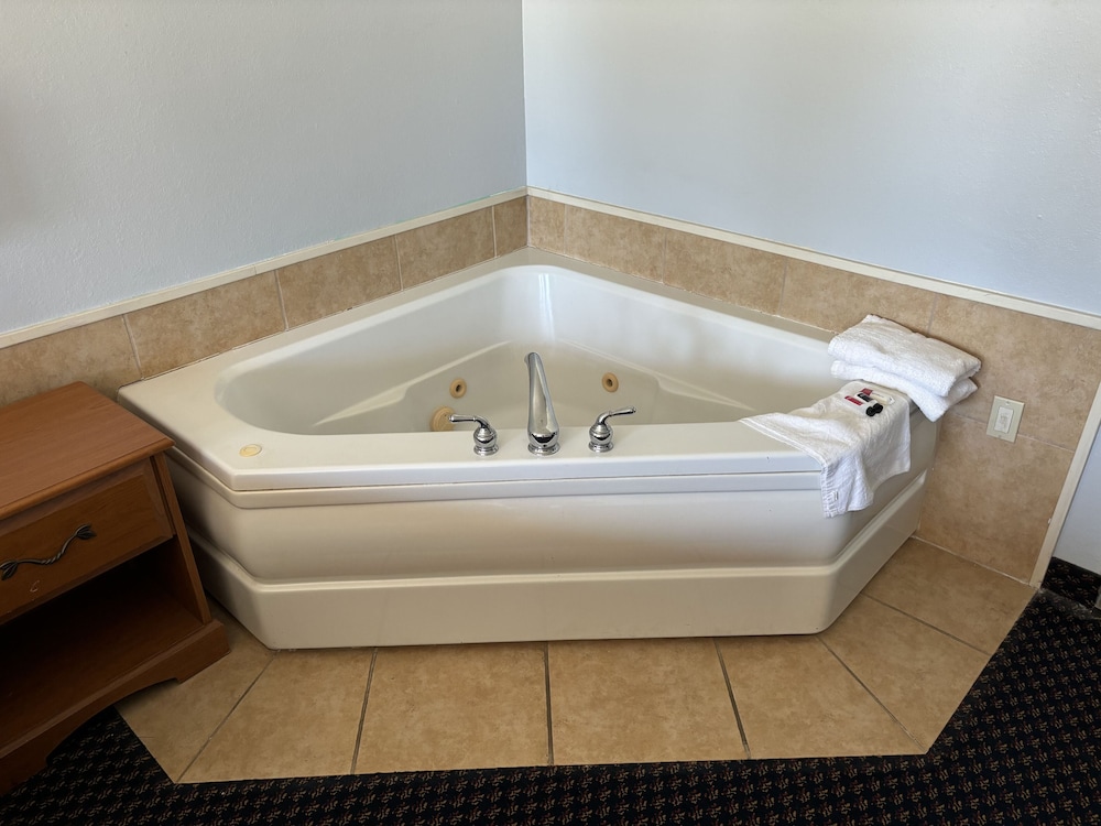 Clairmont Inn - photo 4
