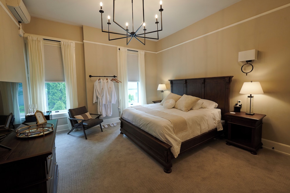 Inn At Pine Terrace - photo 8