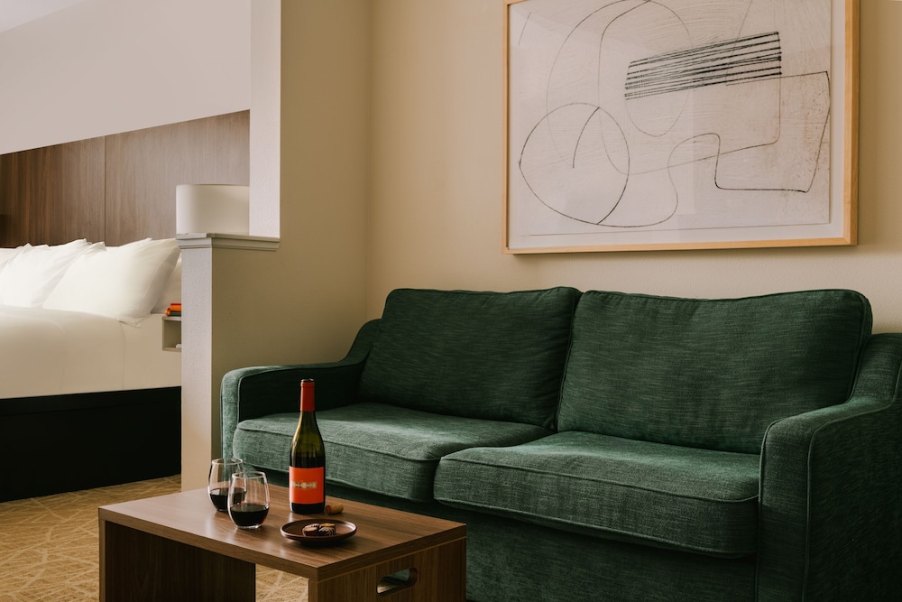 The Point Hotel & Suites by Sonder - photo 21