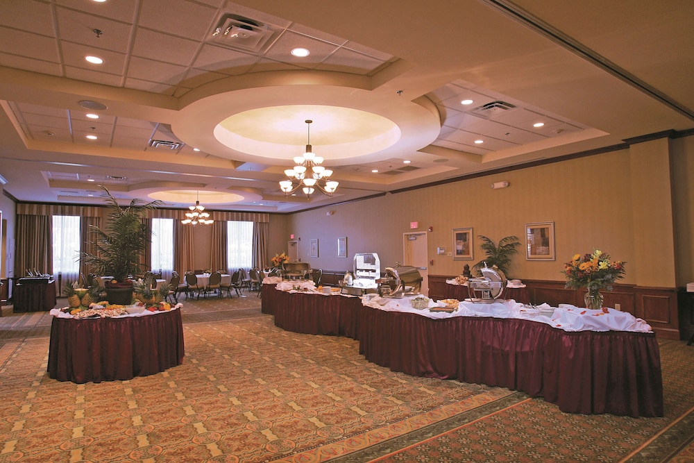 Hilton Garden Inn Devens Common - photo 40