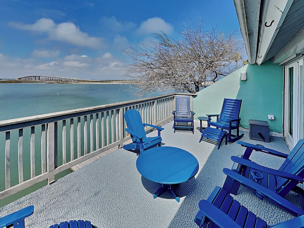 Cozy Coastal Repose by Silver Sands Vacation Rentals — 4-Star Luxury Hotel in Port Aransas, United States