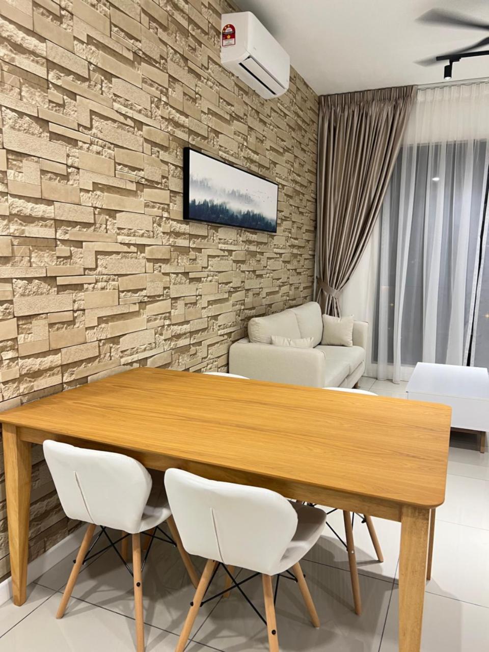 MuciHOME Clio 3R2B Putrajaya Condo Near to IOI City Mall Alamanda Hospital Serdang KRU Wetland Studio KRU Non Smoking Home for Malaysia Singapore & Brunei guests Only — 4-Star Luxury Hotel in Putrajaya, Malaysia