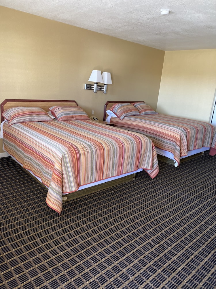Mount Whitney Motel - photo 6