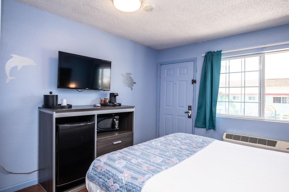 Aqua Breeze Inn - photo 26