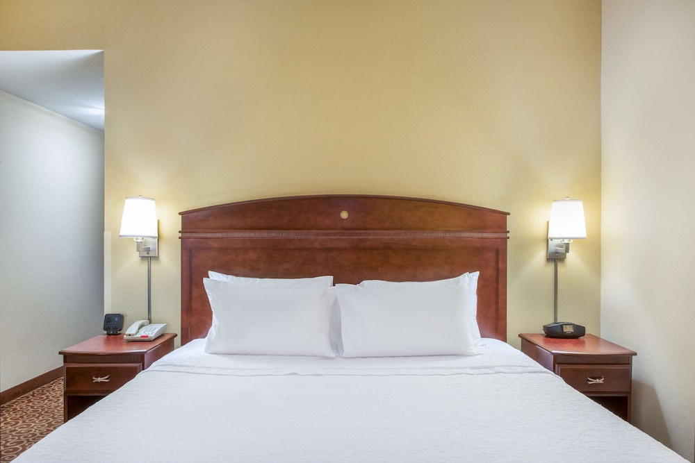 Hampton Inn & Suites Oklahoma City South - photo 12