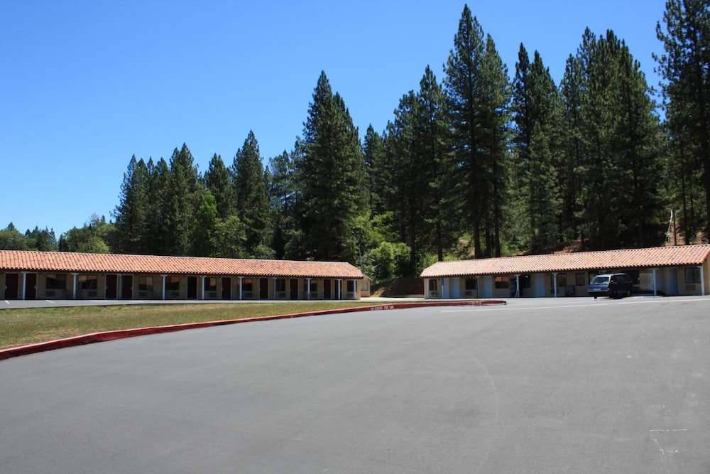 Gold Trail Motor Lodge - photo 24
