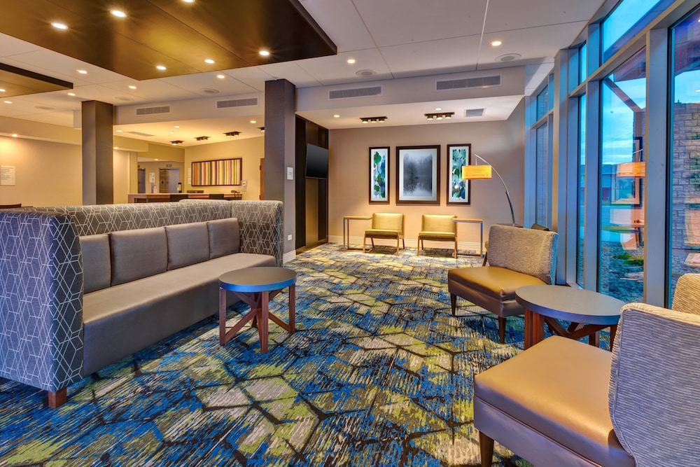 Holiday Inn Express & Suites Cedar Springs Grand Rapids N by IHG - photo 26