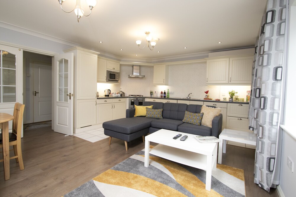 Berkshire Rooms Bracknell — Bracknell