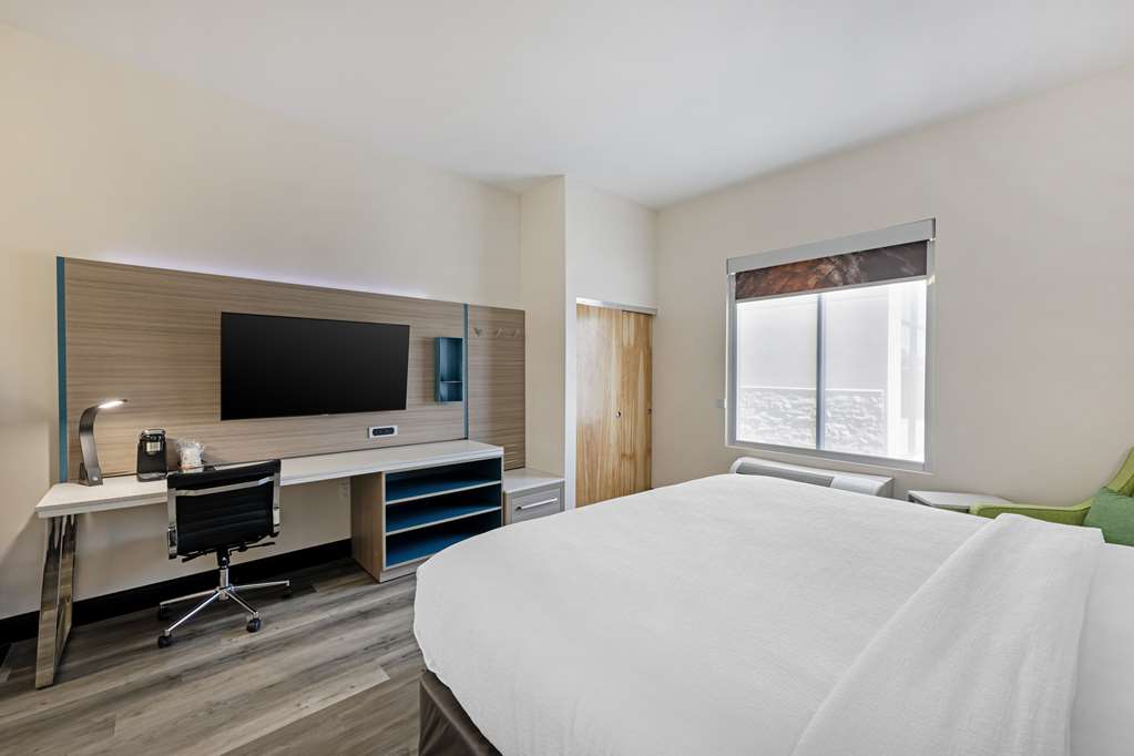 Best Western Plus Executive Residency Carlsbad Hotel - photo 16