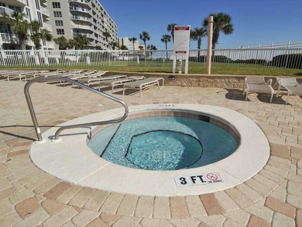 Silver Beach Towers - photo 6