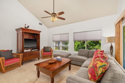 Luxury Poipu 4br Villa with AC Walk to the Beach — 4-Star Luxury Hotel in Koloa, United States