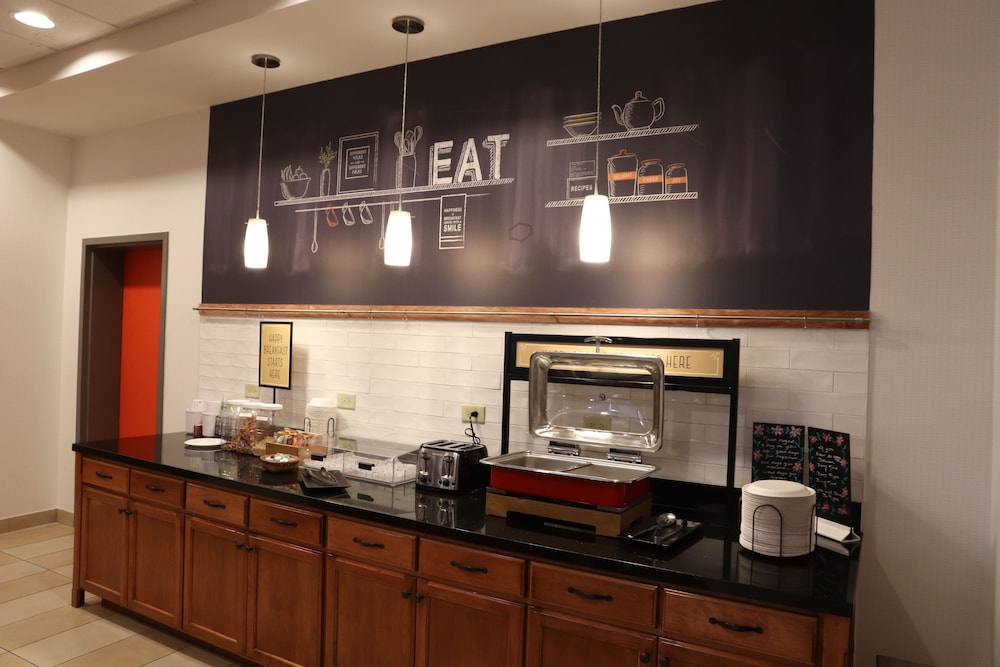 Hampton Inn Fayetteville - photo 44