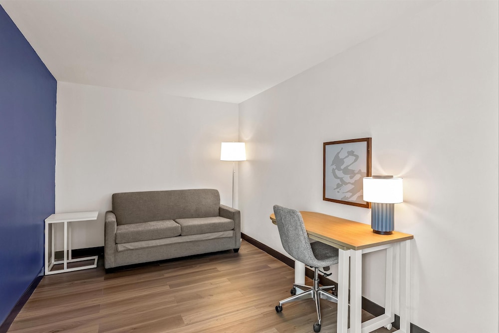 Spark by Hilton Oak Forest - photo 35