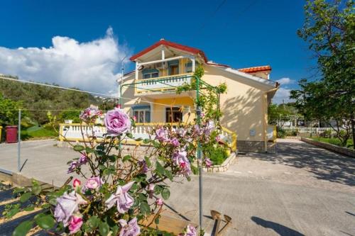 Apartments by the sea Banjol Rab 24668 — 4-Star Luxury Hotel in Rab, Croatia