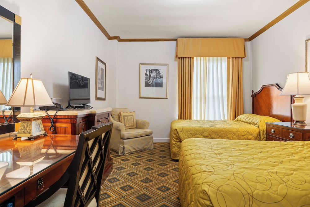 Embassy Hotel - photo 34