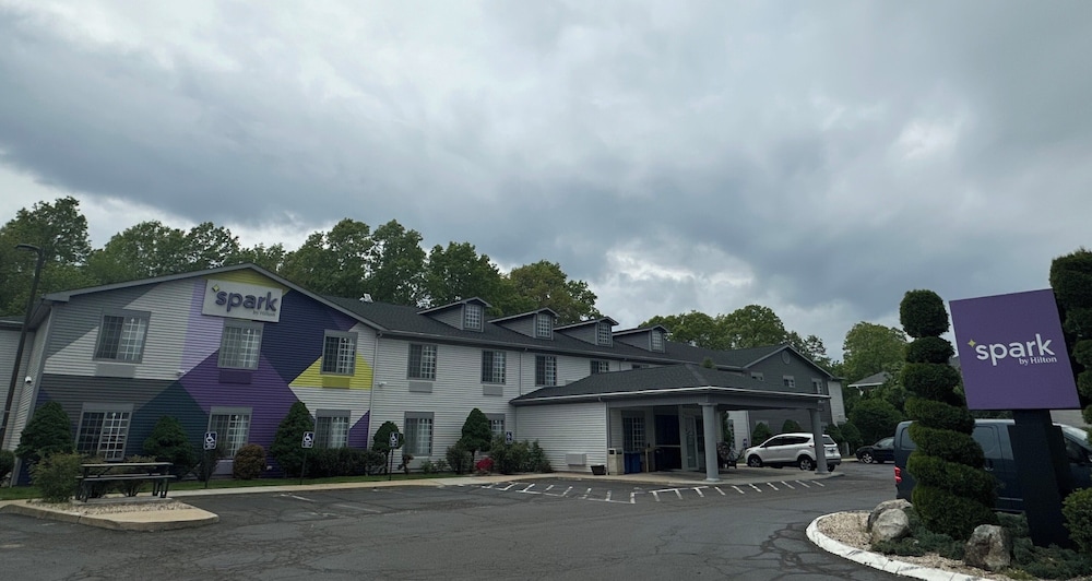 Spark by Hilton Guilford — hotel in Guilford