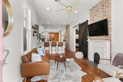 Upscale 3 Bed 2 Bath Private Home in Uptown New Orleans Close to Magazine Street Universities & French Quarter — 4-Star Luxury Hotel in New Orleans, United States