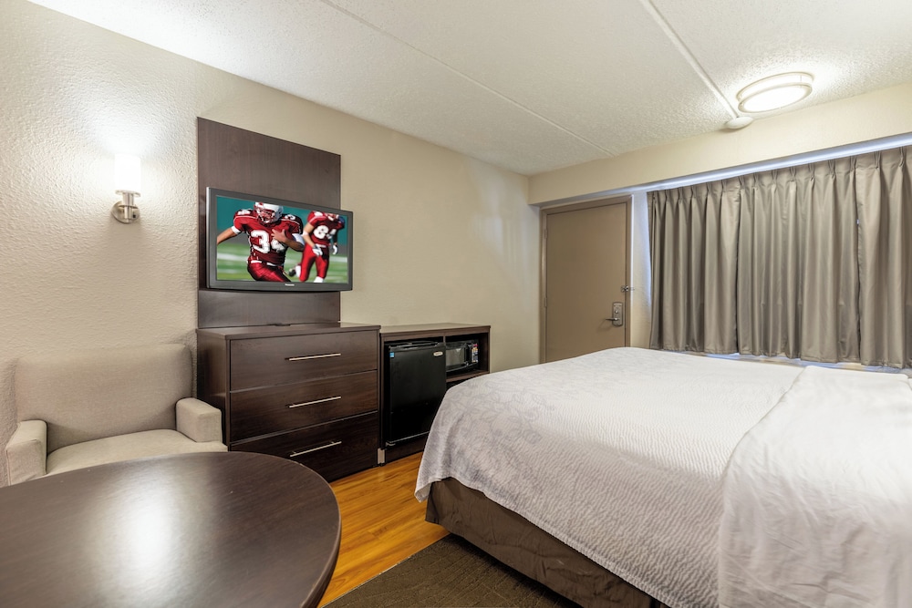 Red Roof Inn PLUS Nashville Airport - photo 21