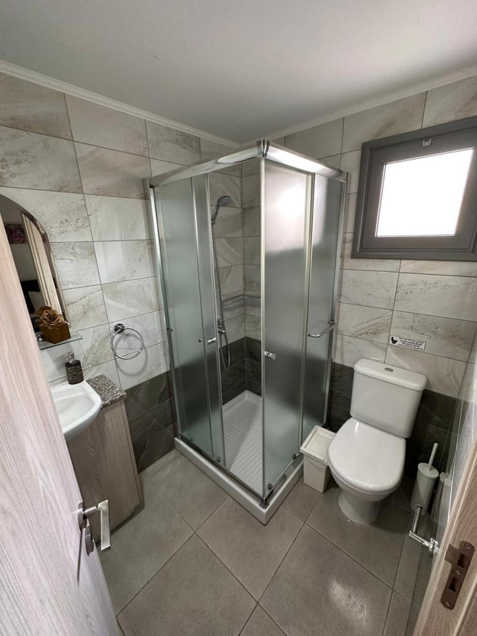 Modern City Center Apartment Saripolou 2