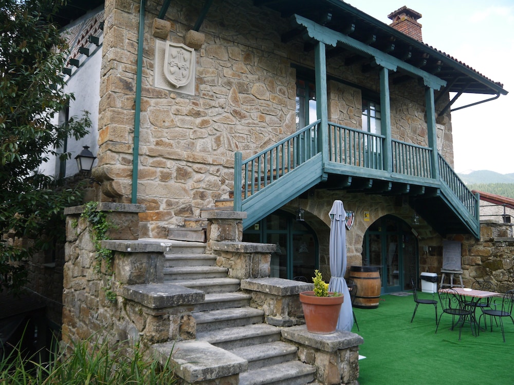 Hotel Rural Isasi pet-friendly hotel Gordexola