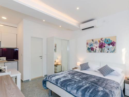 Apartments L&M Studio Apartment with Terrace Vlahini