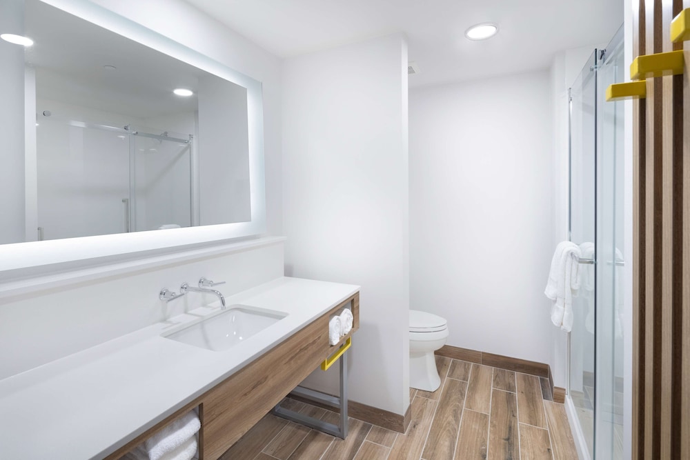 Hampton Inn Verona at Turning Stone - photo 9