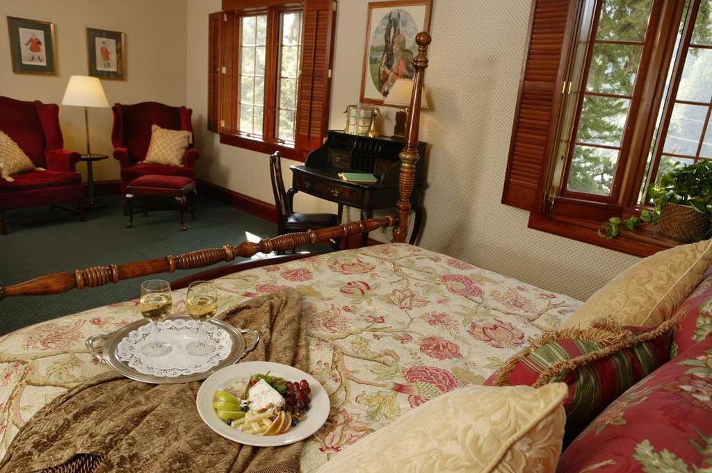Benbow Historic Inn - photo 9