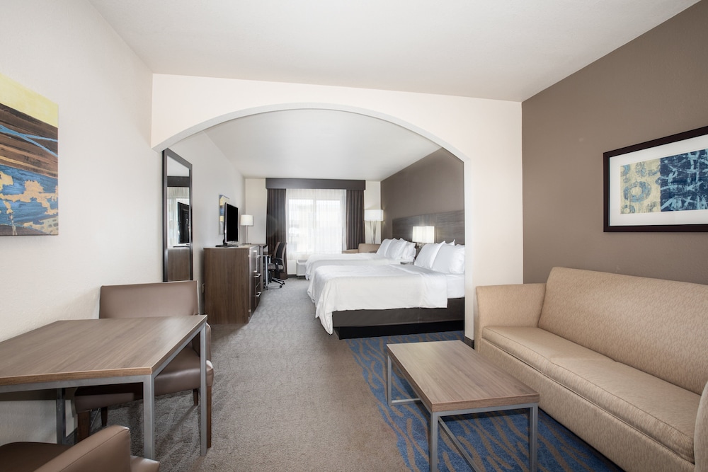 Holiday Inn Express & Suites Manhattan by IHG - photo 14