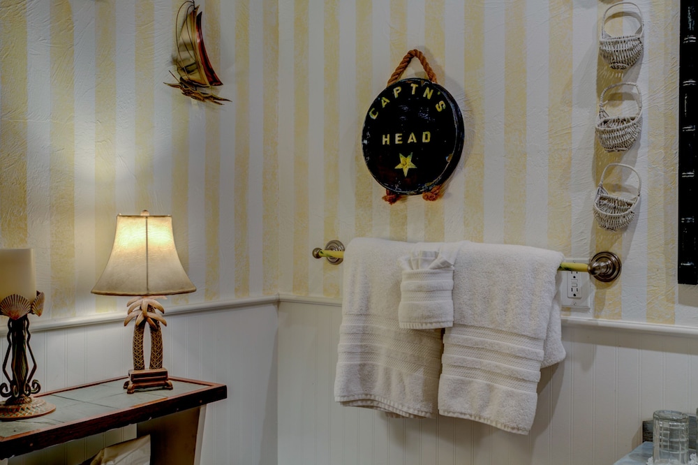 Anchor Inn NSB Bed & Breakfast - photo 27