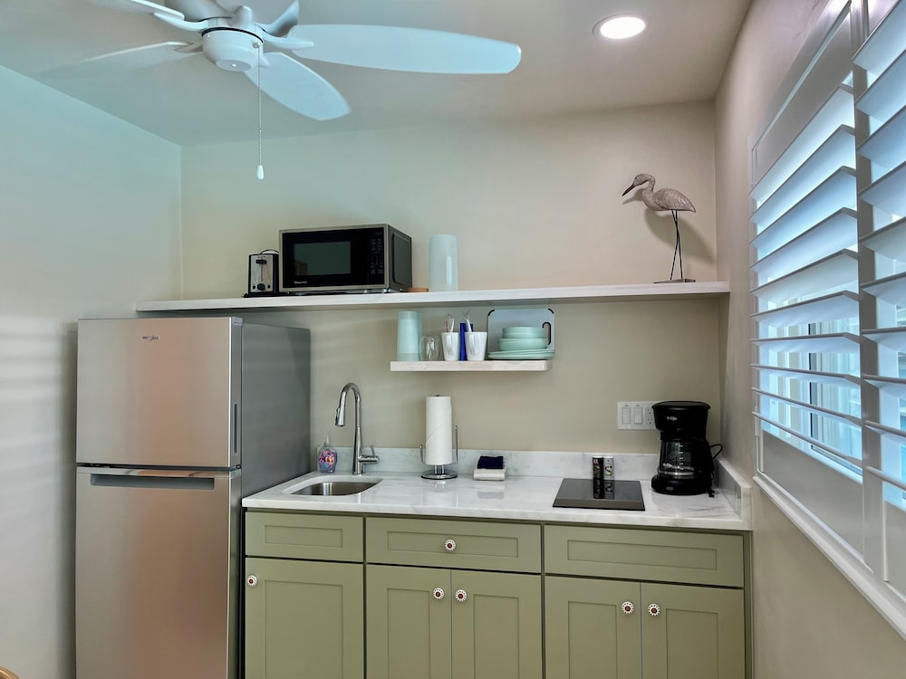 Sunshine Island Inn - photo 12