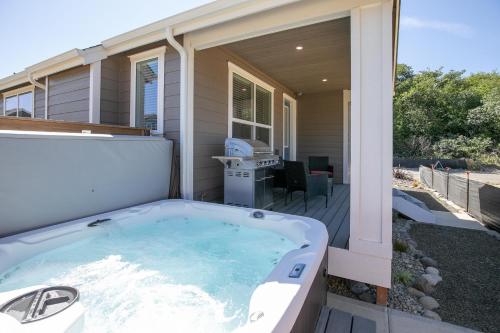 Amongst The Waves in Ocean Shores, United States
