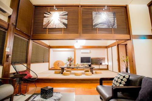 日本の家 — 4-Star Luxury Hotel in Uruma, Japan