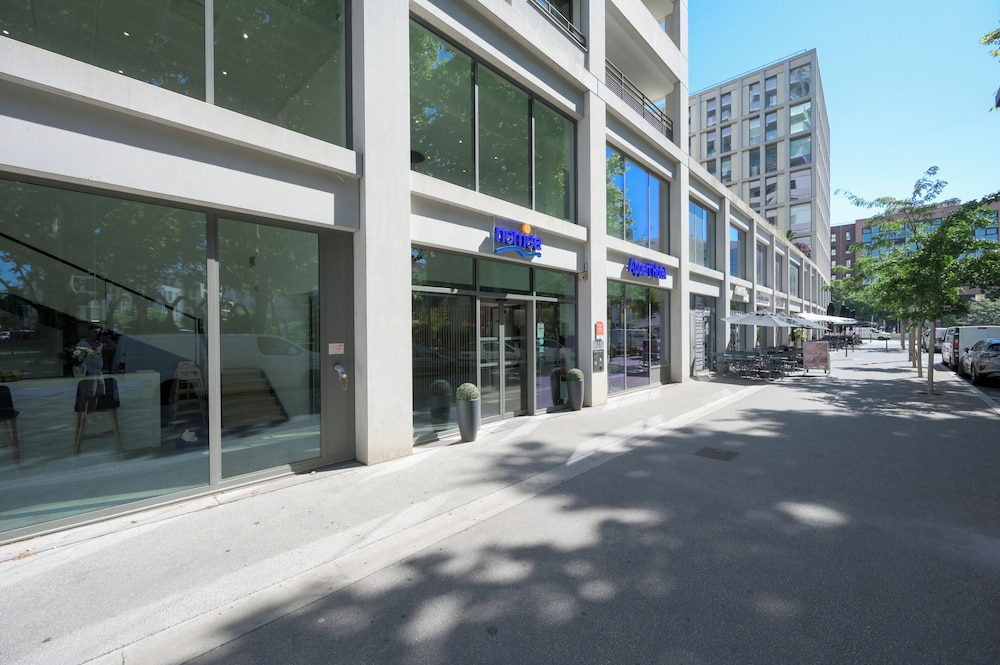 Nemea Appart Hotel So Cloud Lyon Part Dieu in Lyon, France