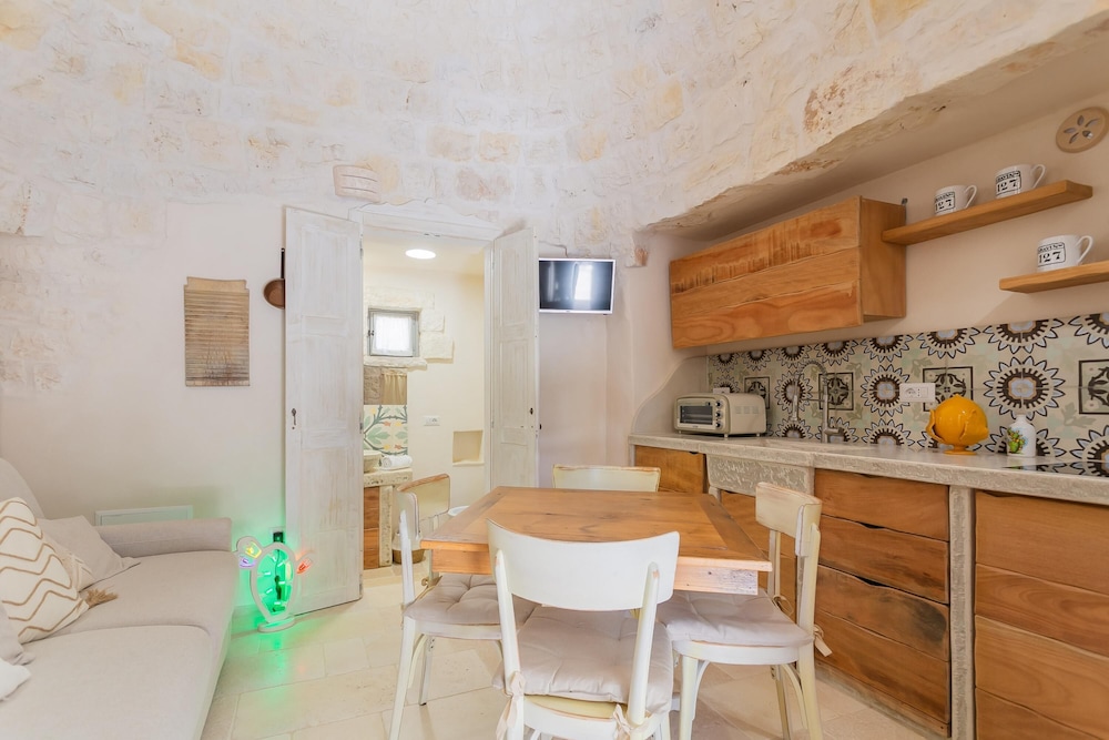 Trullo del Lazzarone con Jacuzzi by Wonderful Italy in Fasano, Italy