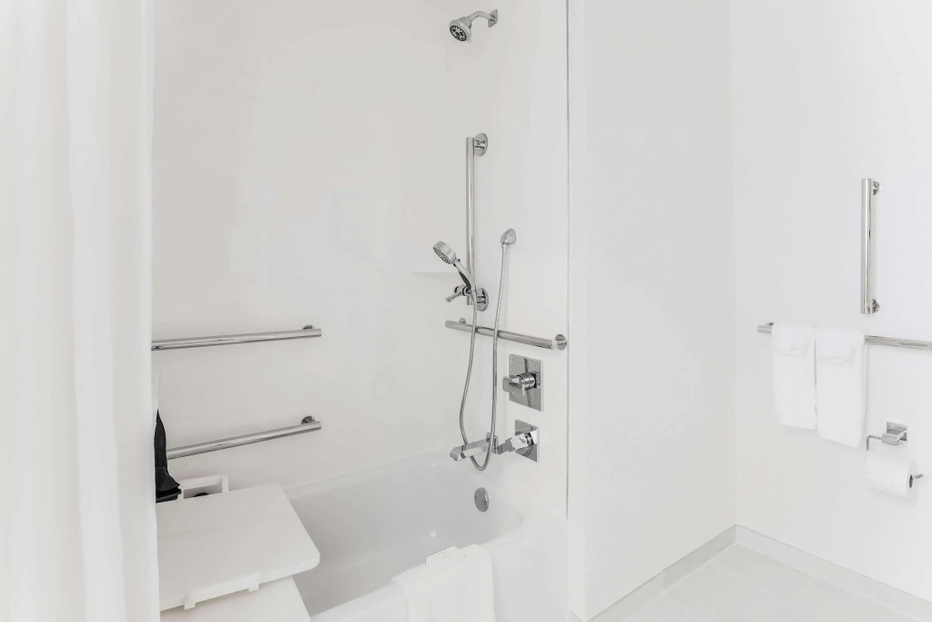 Hampton Inn Silver Spring - photo 12