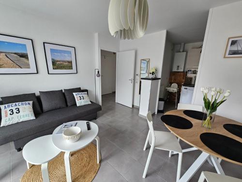 Aux Portes Des Cabanes a Huitres Plage — hotel in Lanton