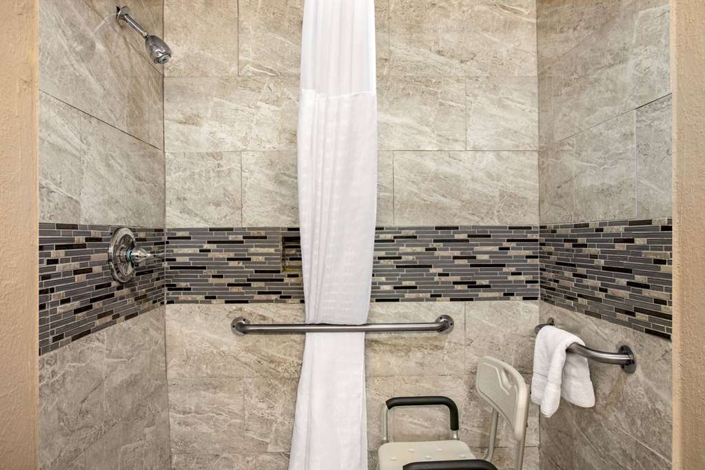 Super 8 by Wyndham Gainesville TX - photo 17