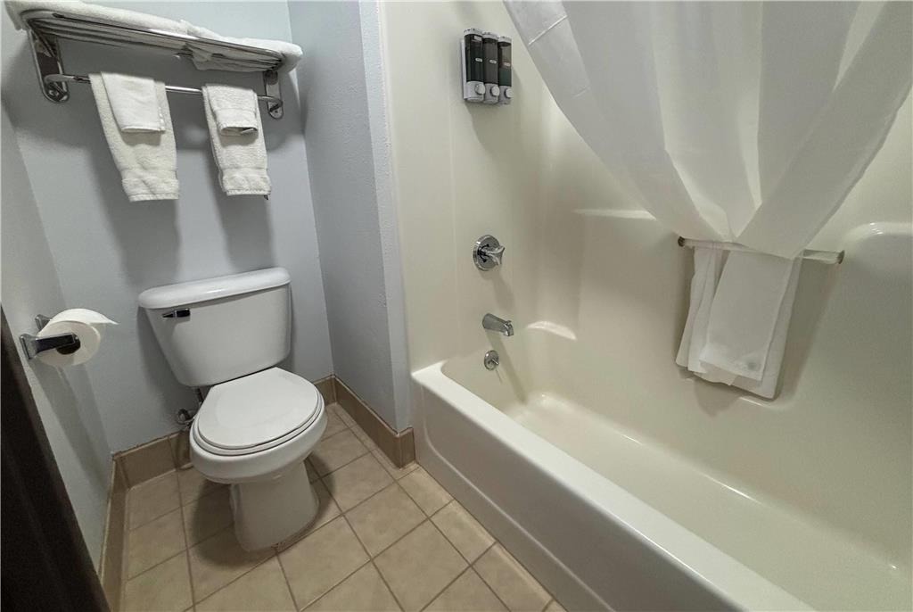 Baymont by Wyndham Jacksonville - photo 15