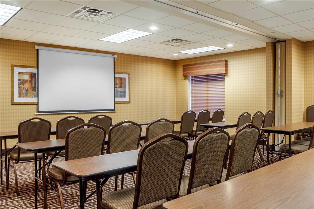 Sleep Inn & Suites Milwaukee Airport - photo 33