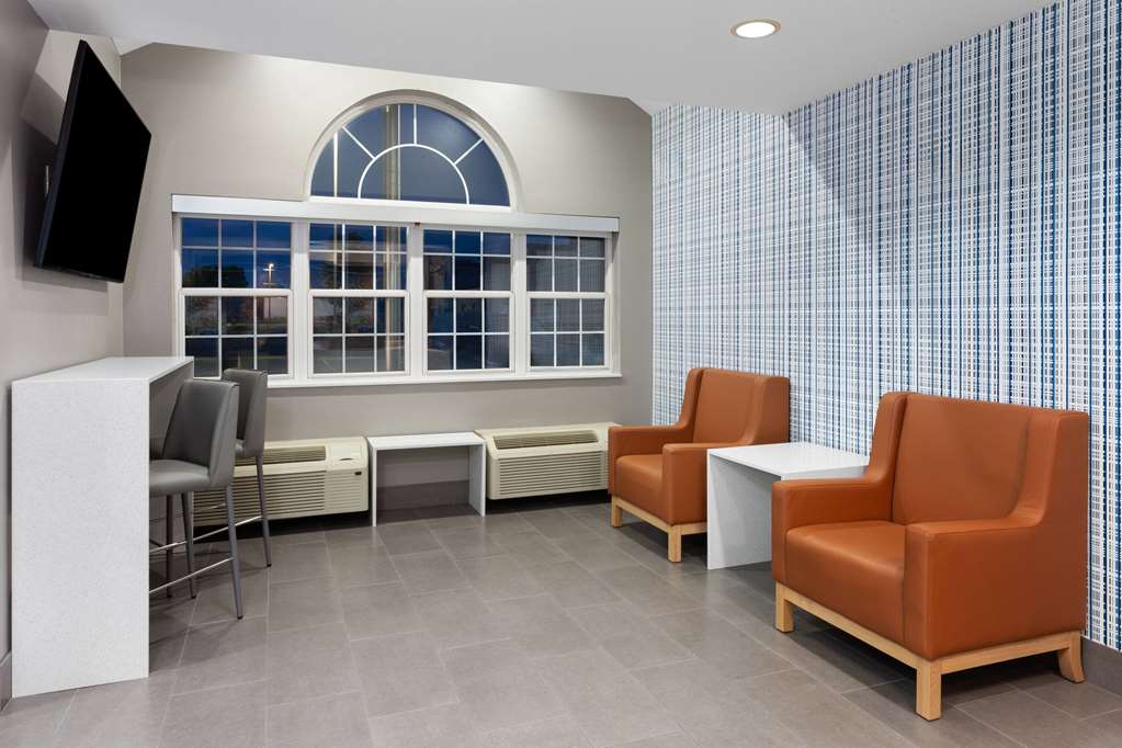 Microtel Inn by Wyndham Janesville - photo 6