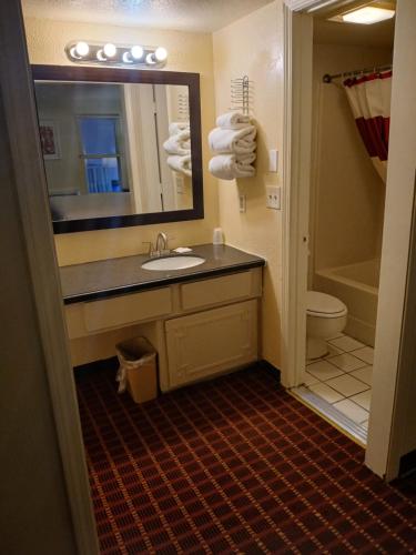 76 Family Inn - photo 5