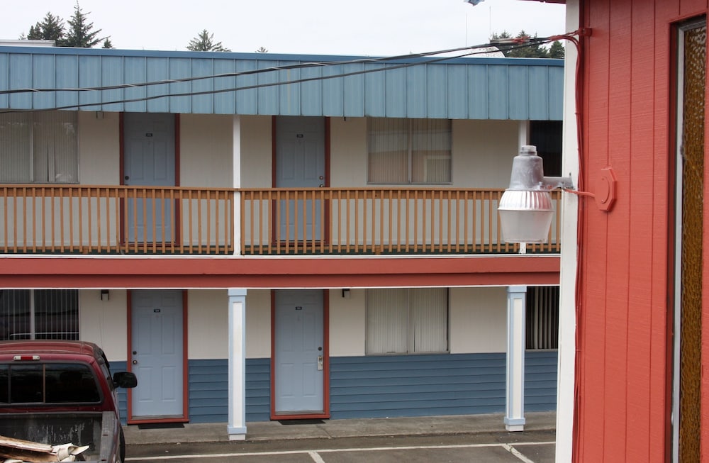 Heidis Inn Ilwaco - photo 45
