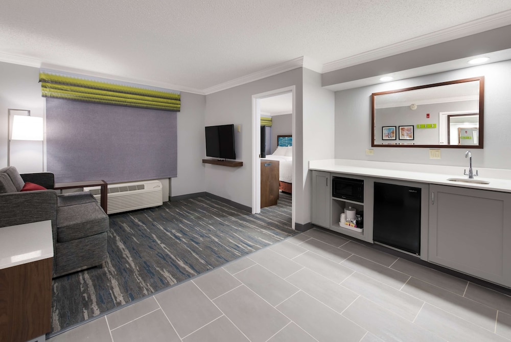 Hampton Inn & Suites Chicago Hoffman Estates - photo 23