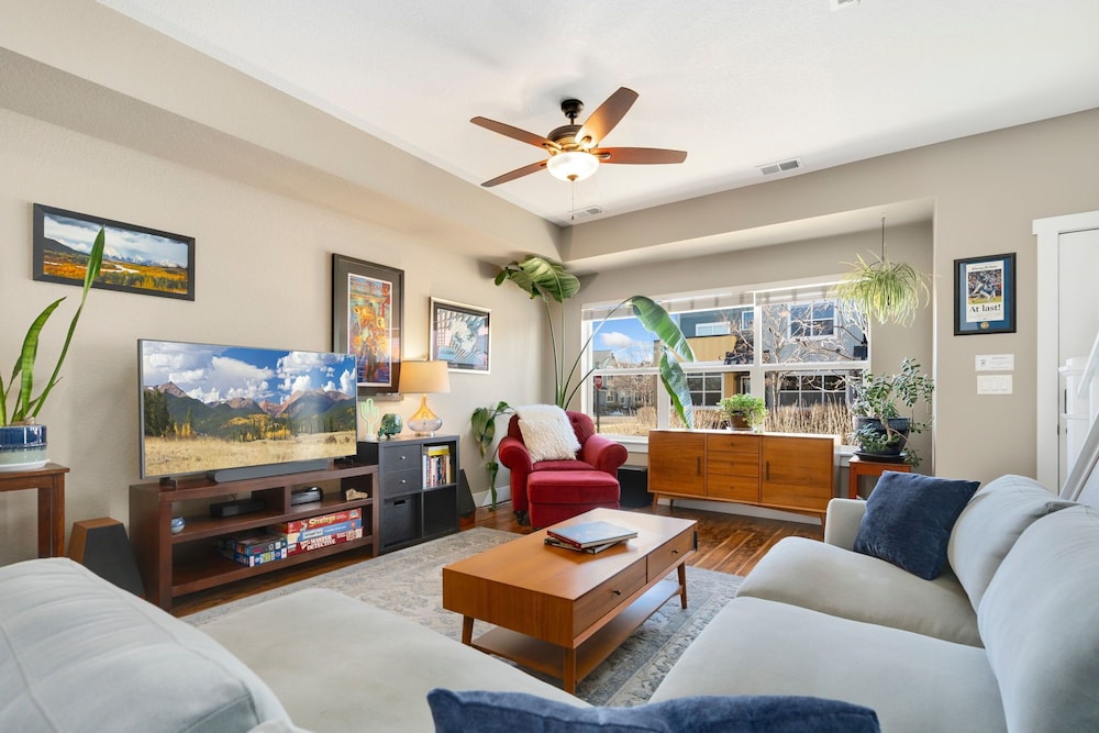 Old Town Escape w King Bed Dog friendly in Fort Collins, United States