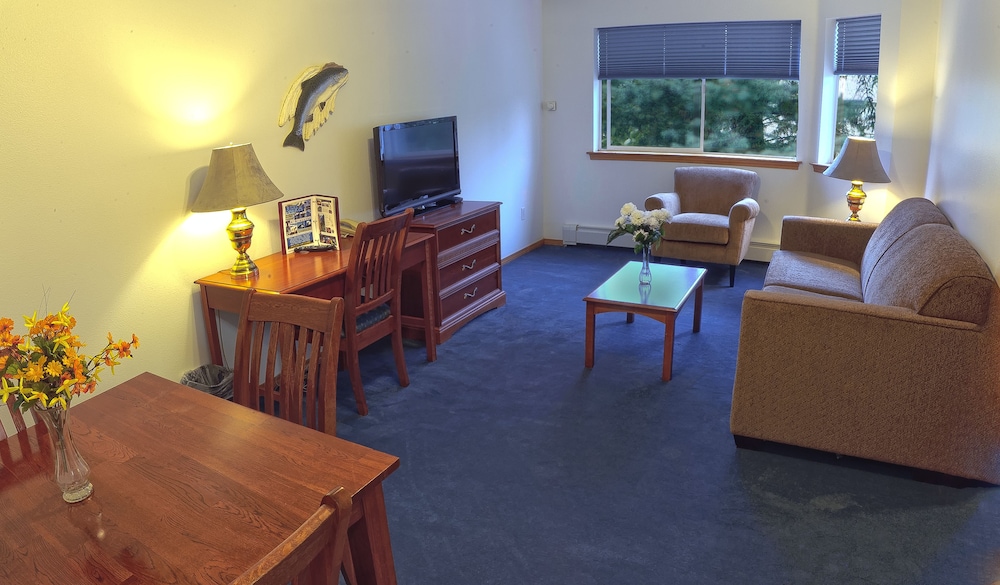 Frontier Suites Hotel in Juneau - photo 14
